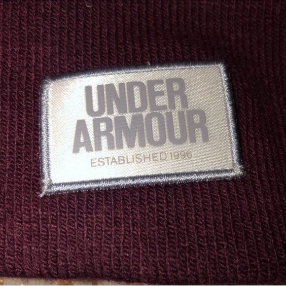 Under Armour Women’s Burgundy Gray Winter Knit Pom Pom Hat - Picture 9 of 9